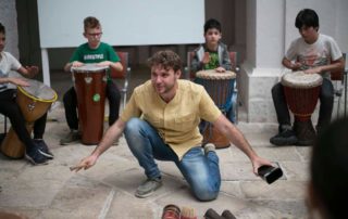 drum circle tamburi macaranga experience day bambini natura arte bosco puglia ruvo di puglia